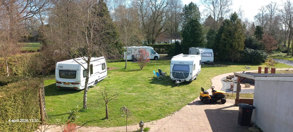 Camping gehuurd door een kleine vriendengroep